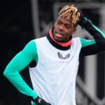 Nico entrena al margen con la confianza de llegar a Old Trafford