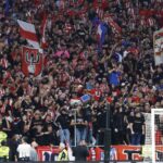 Un grupo de ultras del Atlético provocan incidentes en Vitoria y son devueltos en autobús a Madrid