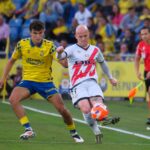 Disciplina quita la quinta amarilla a Isi y podrá jugar ante el Betis