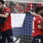 Los jugadores del Osasuna despiden a Vicente Moreno con un ‘cariñoso’ regalo