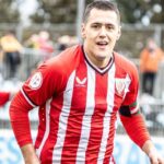 El Athletic renueva al delantero de moda en Segunda: Izeta, rojiblanco hasta 2027