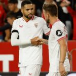 La reacción de En-Nesyri al adiós de Rakitic: «Hermano, leyenda, amigo»