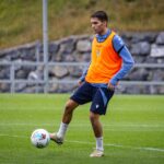 Zakharyan ya entrena al margen
