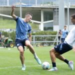 Karrikaburu y Sadiq entrenan con todos