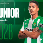 Junior Firpo regresa al Betis con un contrato hasta 2028