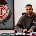 Pau López llega hoy a Sevilla para cerrar su fichaje por el Betis