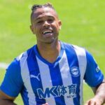 Mariano se reivindica con un doblete en la remontada del Alavés sobre el Castellón