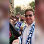 JJ Watt, accionista del Espanyol, se une a la fiesta perica antes del partido contra el Atlético