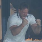La pasión de JJ Watt en el Espanyol: accionista y leyenda de la NFL que comparte cerveza con la afición
