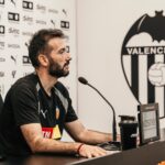 Corberán y la falta de gol del Valencia: “Tenemos un mercado abierto para mejorar aspectos ofensivos de la plantilla”