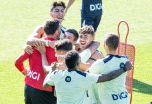 Canales vuelve a una lista de la que se cae Guruzeta por unas molestias