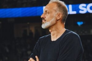 Matarazzo: «Sin hacer nuestro mejor partido fuimos 3-0 y ganamos, un paso adelante»