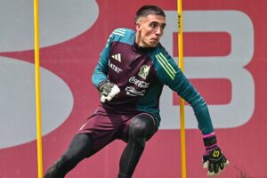 Padilla prepara su debut con México