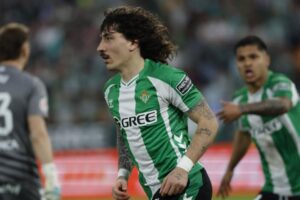 Bellerín: «Hay dos jugadas dudosas y una la castiga y otra la premia»