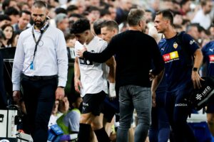 Diego López pasa otra vez por quirófano para ‘limpiar’ la rodilla operada