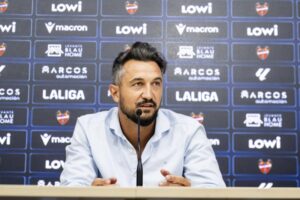 Héctor Rodas: «Me llamó la atención la repercusión del interés del Valencia por un jugador del Levante»