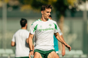 Diego Llorente regresa en la lista de Pellegrini ante Osasuna