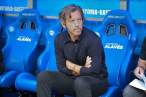 Quique: «En el momento en el que bajemos el nivel, nos vamos a alejar de una temporada feliz»