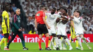 Tiempo de Revisión no valora la jugada de la roja a Vinicius