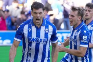 Boyé alcanza a Toni Martínez
