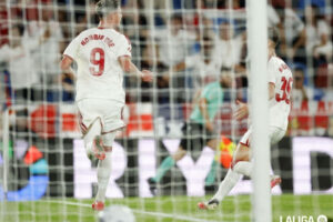 Ure se estrena en LaLiga y aprieta la pelea por la Bota de Oro