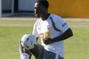 Otorbi renueva con el Valencia hasta 2031