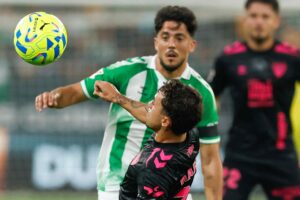 Fornals: «El Málaga no está en su mejor momento, tira de todo lo que tiene»